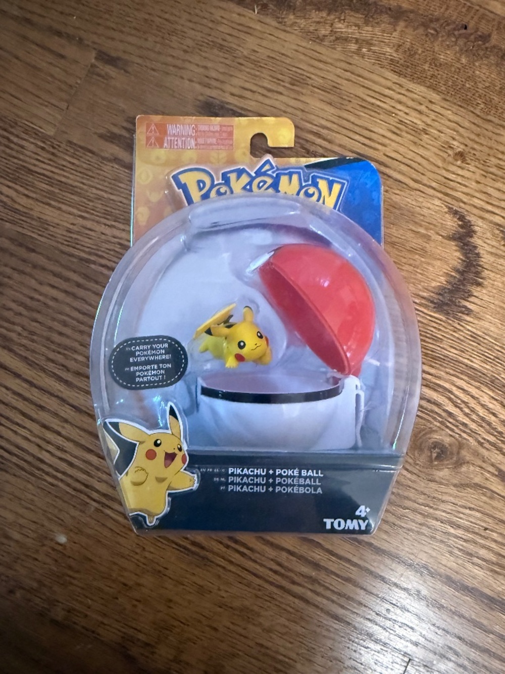 New Pokémon Pikachu + Poké Ball TOMY Clip 'N' Carry Figure Pack Sealed 2017
